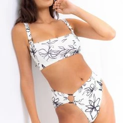 Revel Rey women Hunter Top-Noir Floral -Enchante Home Shop 5655d53641154f82baa9061b2ba779f2 e6ab1e97 c66a 4bdb 9168 917ff8a92590 1080x