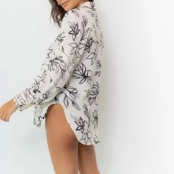 Revel Rey women Sasha Shirt-Noir Floral Linen 11 Revel Rey women Sasha Shirt-Noir Floral Linen -Enchante Home Shop c42730c555f4421fa9930ce898763ffd 1080x